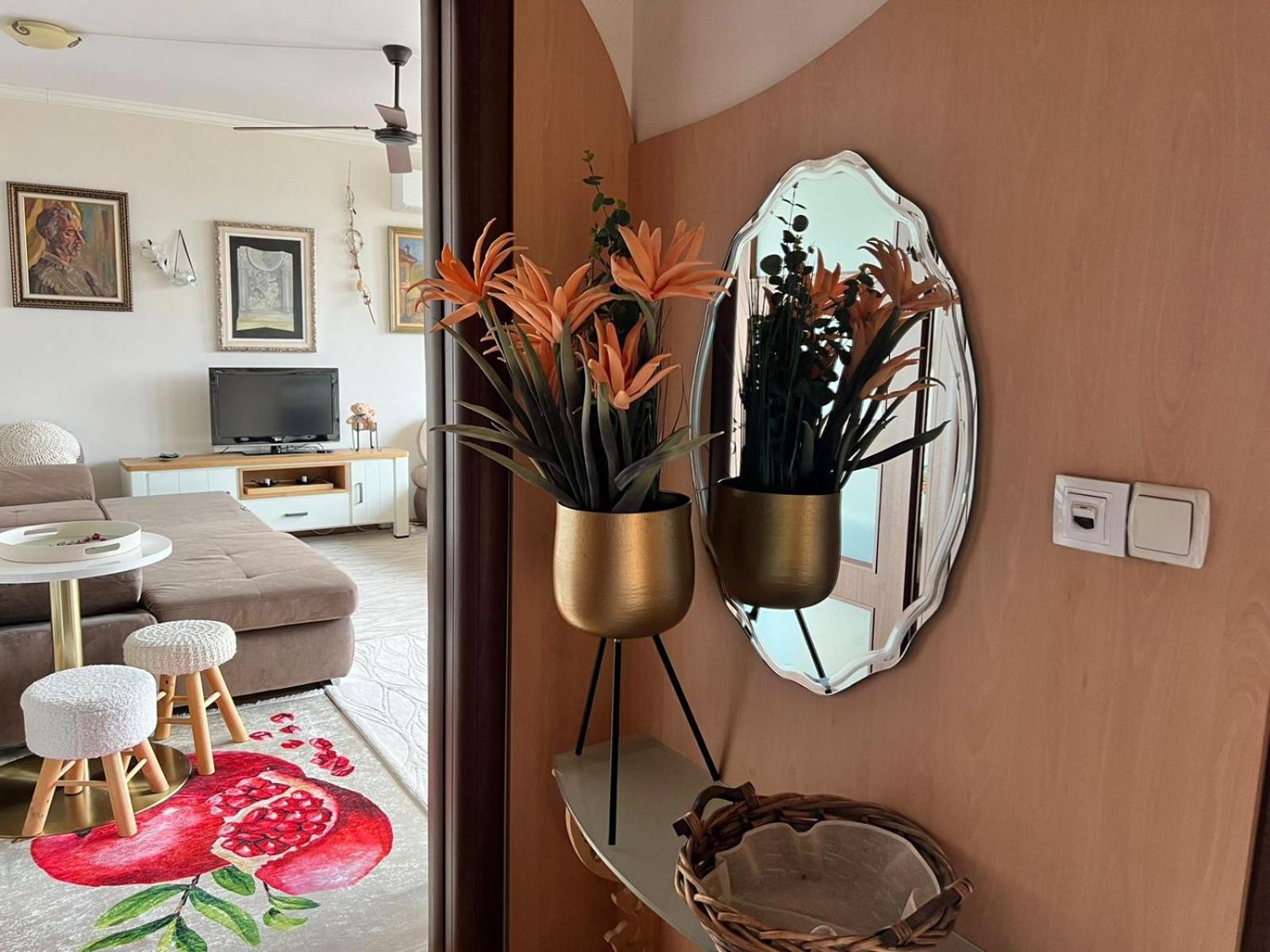 Downtown Central Apartment With Working Kitchen, City Views & Free Parking Kazanlak Exterior photo