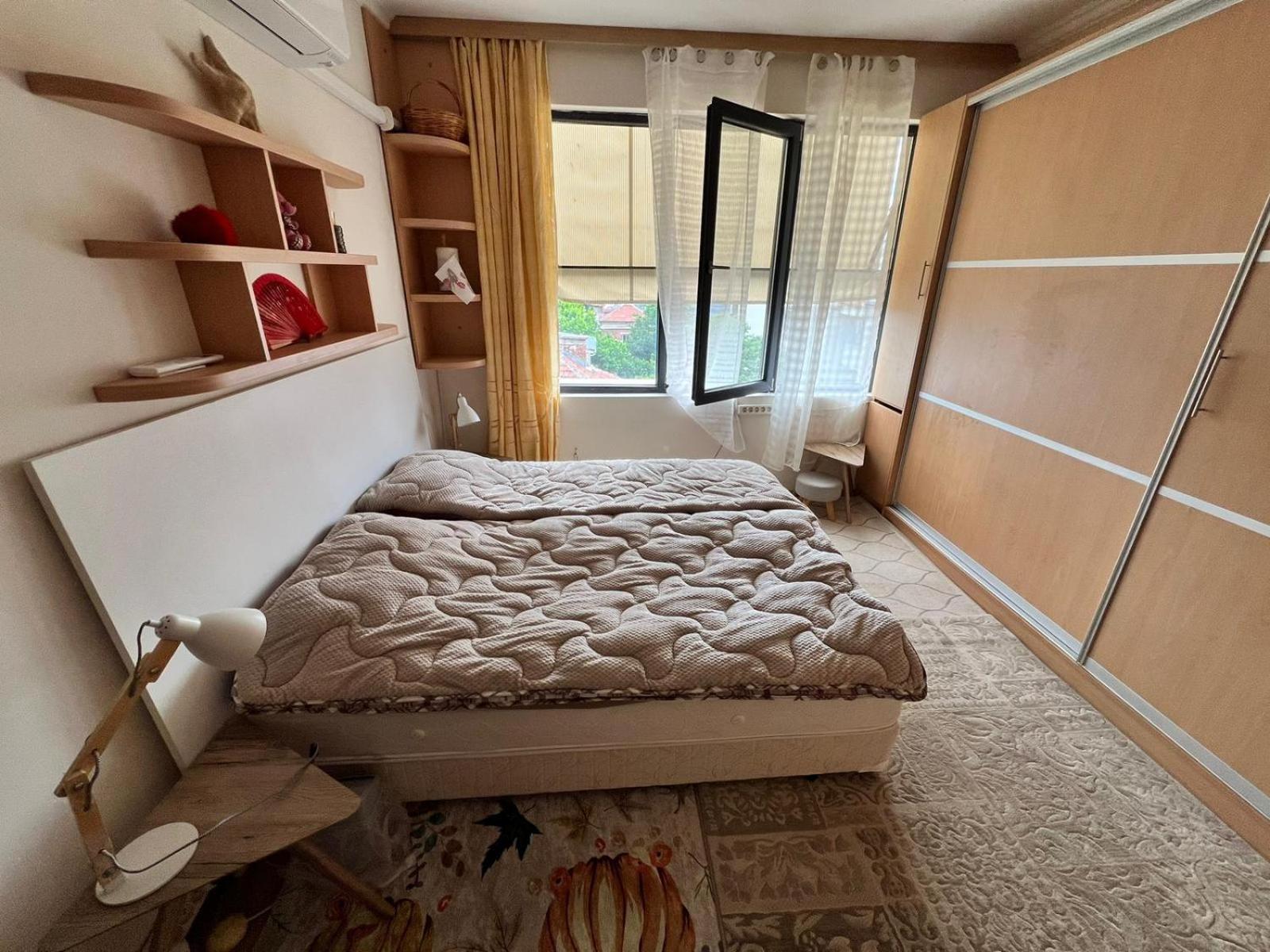 Downtown Central Apartment With Working Kitchen, City Views & Free Parking Kazanlak Exterior photo