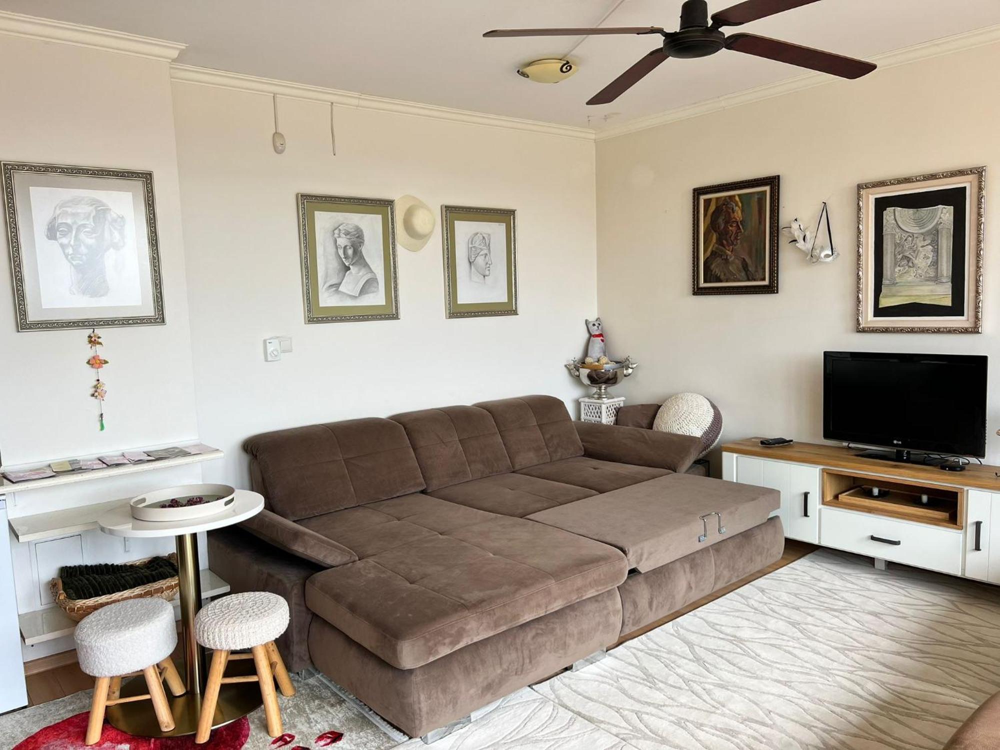 Downtown Central Apartment With Working Kitchen, City Views & Free Parking Kazanlak Exterior photo