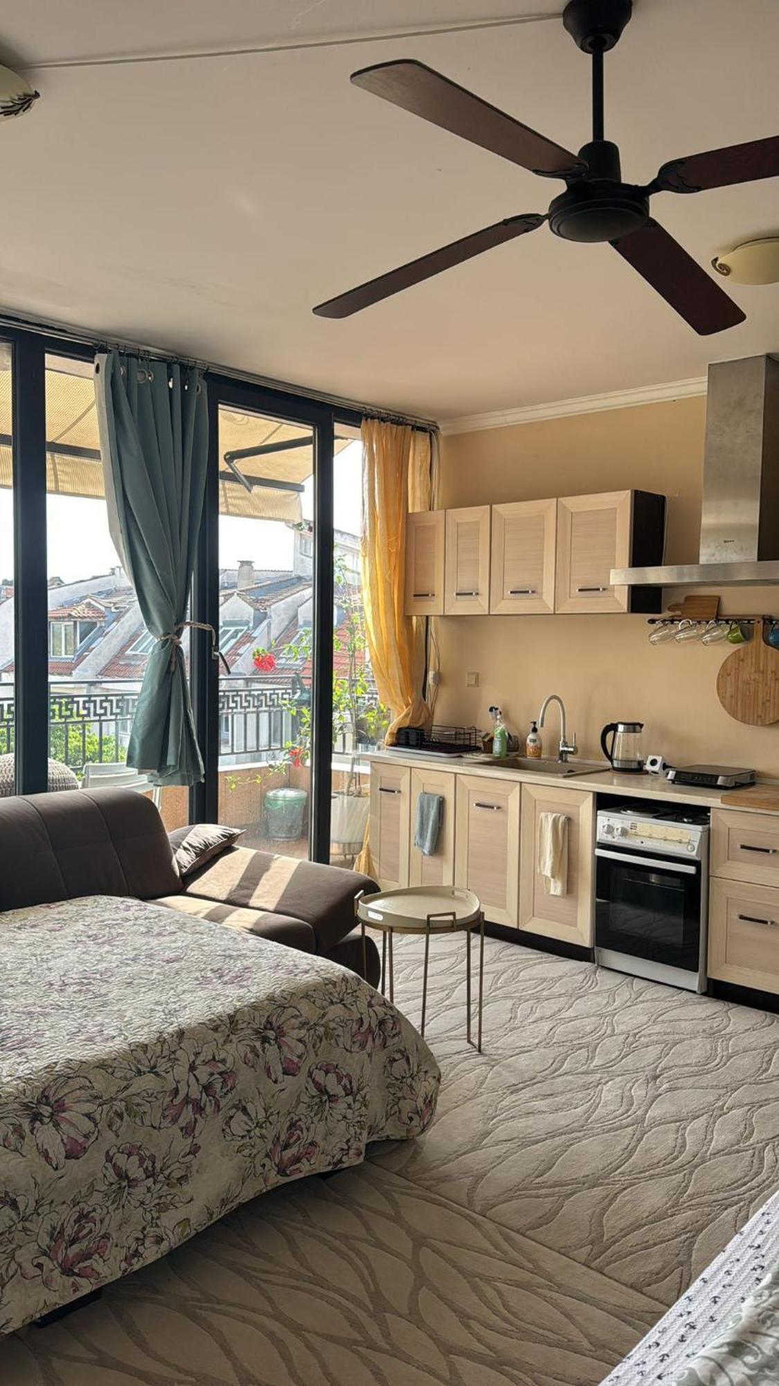Downtown Central Apartment With Working Kitchen, City Views & Free Parking Kazanlak Exterior photo